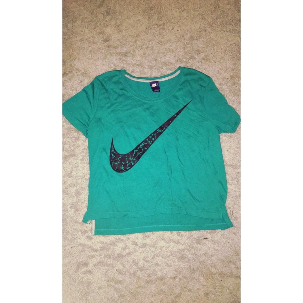 Nike tee